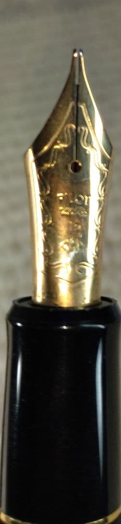 Pilot Custom 743 万年筆 中字　ペン先14k