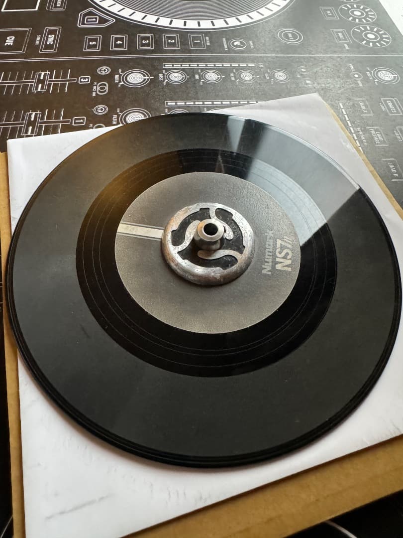 【値下げ】Numark NS7 Ⅱ DJコントローラー (プラッター回転自走)