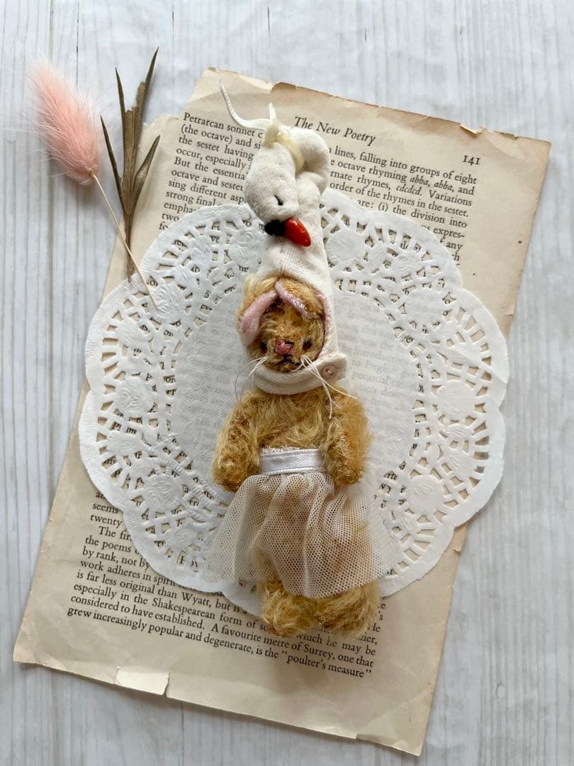 人気作家　野ばら社rosily様　白鳥のかぶりもののウサギ　うさぎ